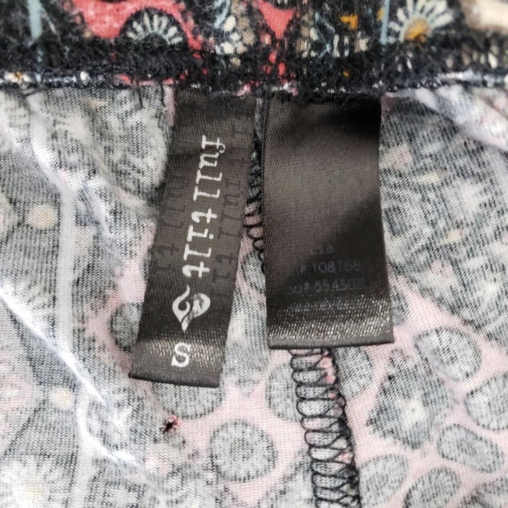 Woman’s 4 piece Sz XXS/S bundle inc. Vineyard Vine - Picture 10 of 12